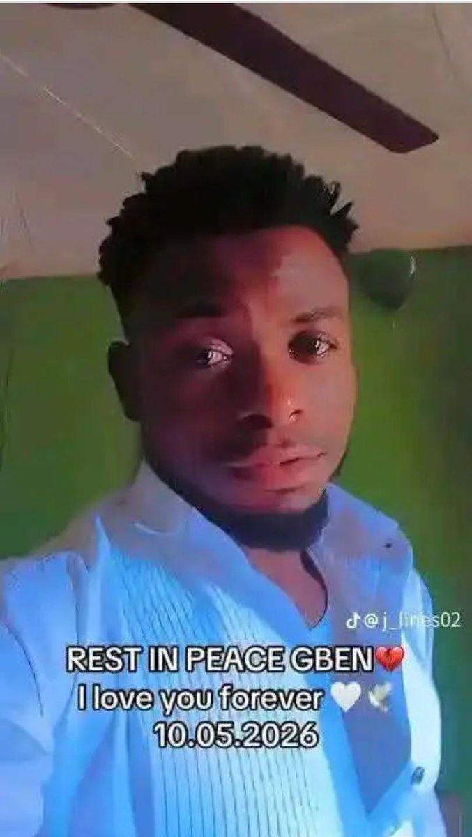 MunachiRic85073's tweet photo. See The message this lady saw on her late bro phones😢

The last line brought tears to my eyes because how did he even knew he was going to d!e 😢😢😢? https://t.co/sXd9g9S81f