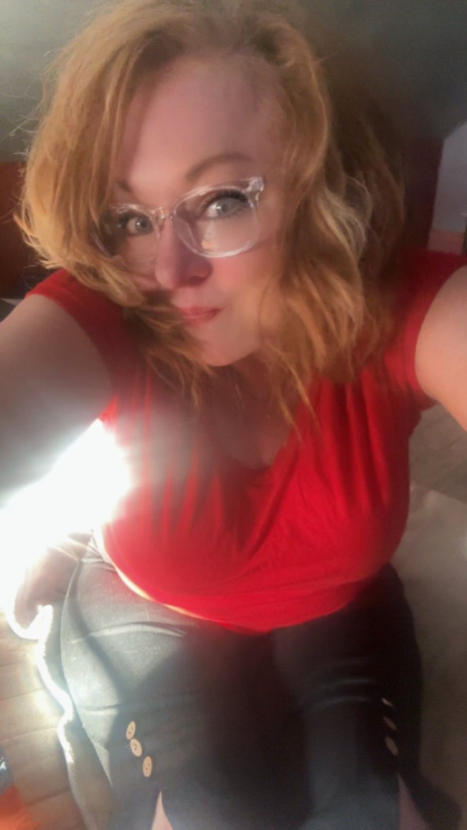 Kellalena tweet media