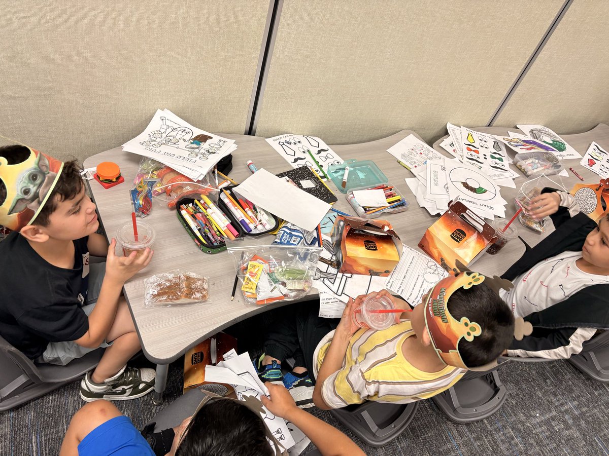KCtheAP's tweet photo. Today marked the last day of an incredible school year, and our hearts are full reflecting on all the memories made with our scholars. 💛 One of our amazing parents surprised a class with Burger King and even thought of @FLeiva83730 and I! Parent Partnerships truly matter! 🍔 https://t.co/sNBXjscROF