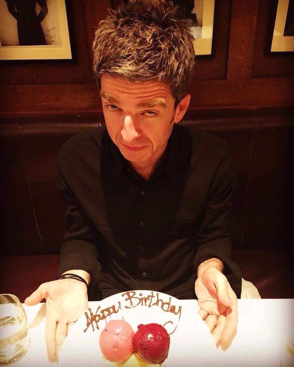 OasisMania's tweet photo. Happy birthday to the one and only Noel Gallagher ❤️ https://t.co/ZypFIDTad1