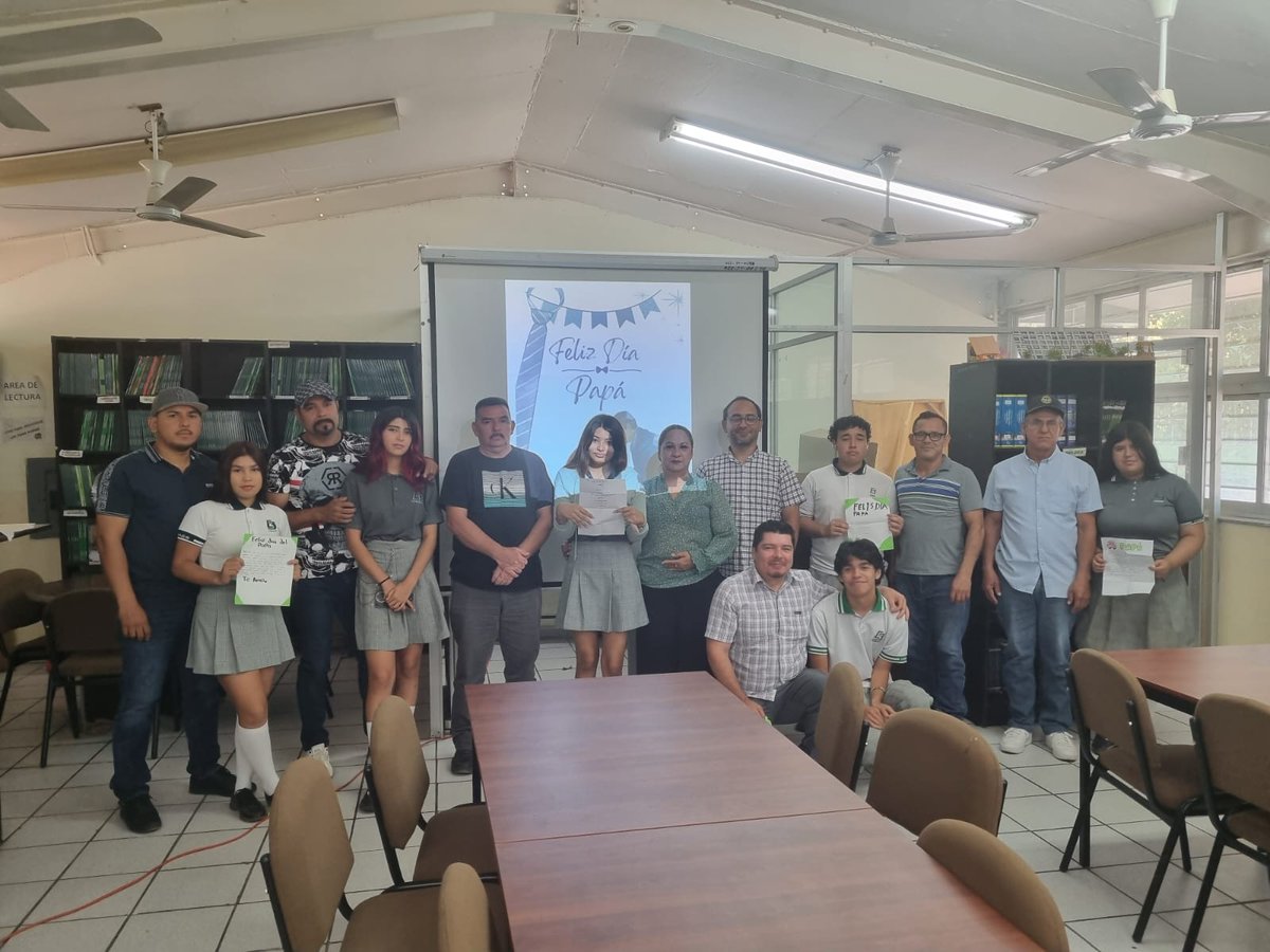 Cobaes221's tweet photo. Hoy en COBAES 22 se celebró el Día del Padre 💙.
Alumnos elaboraron y compartieron una carta para papá y después se realizó un desayuno de convivencia.
Actividad encabezada por la directora Claudia Armenta, con apoyo de Lluvia Ramos y María del Rosario Castro. #cobaes https://t.co/HgBwGqjk1D