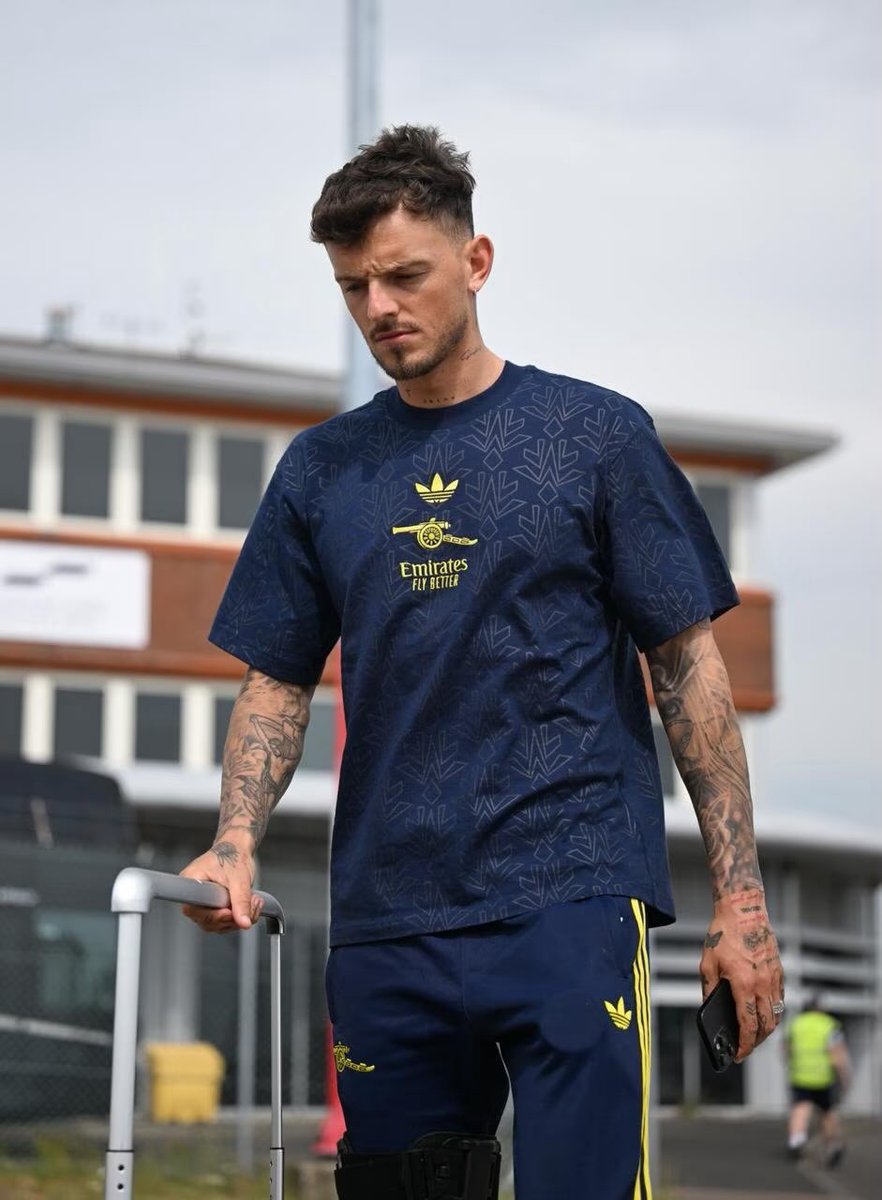 IDGoonerscom's tweet photo. Selamat pagi. 

Seperti yang sudah dibertiakan semalam, para pemain Arsenal sudah terbang ke Budapest untuk Final UCL melawan PSG. Timber, Merino, dan Ben termasuk dari mereka2 yang ikut berangkat. Pun begitu dengan Salmon, Dowman, dan Setford. Full squad. 

One more final! https://t.co/biTpbudv1V