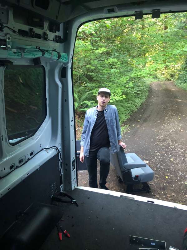 cshdoingstuff's tweet photo. Seth Dalby unloading a van https://t.co/PqXD8dexFZ