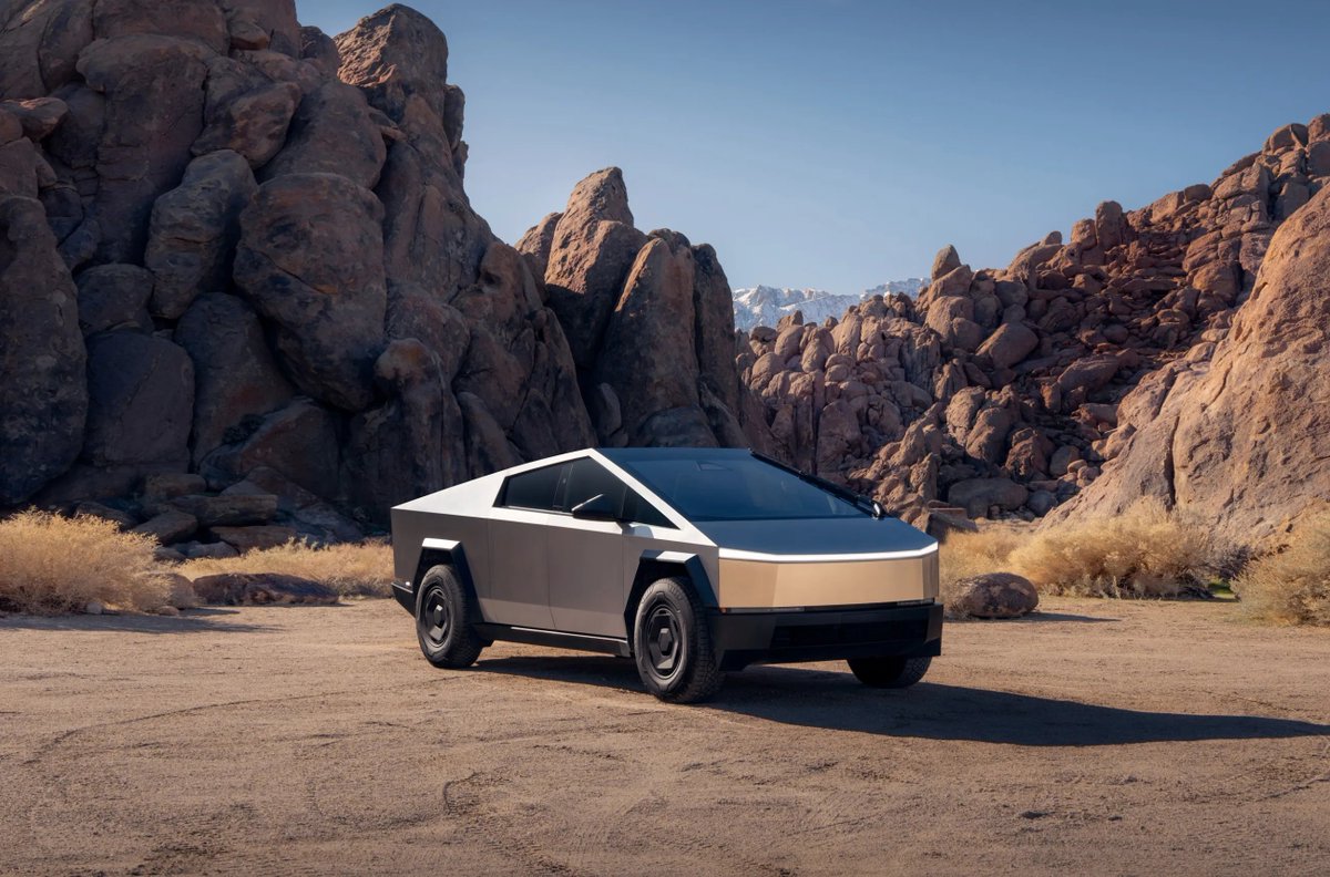 ArthurMacwaters's tweet photo. cybertruck vs. ferrari 

> $69k vs. $640k 
> industrial futurist vs. postmodern slop

kinda wild that they let this concept onto the internet https://t.co/nfhdS8vhE5