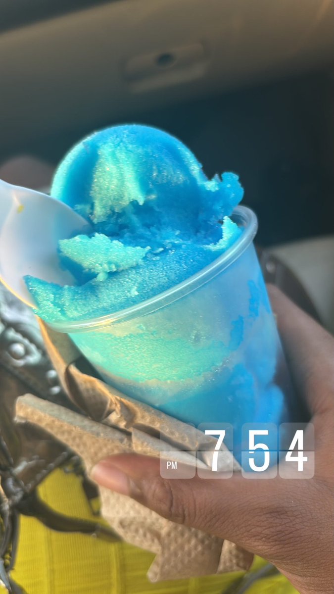 SxciJ's tweet photo. @BDTRELILBROTHER I just got this water ice https://t.co/XcD33AYd3y