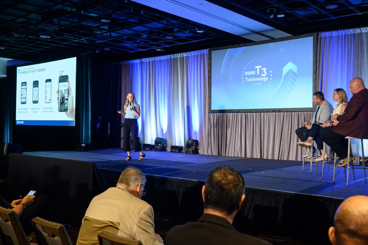 t3sixty's tweet photo. Who remembers the energy at our last Tech and Data event?

From the intense pitch battle to the tech leaders on stage, it was an amazing room to be in. We are ready to do it again this October in Dallas, Texas!

Lock in your spot now and grab your tickets today! 🔹https://t.co/uyiyN7q0nr🔹