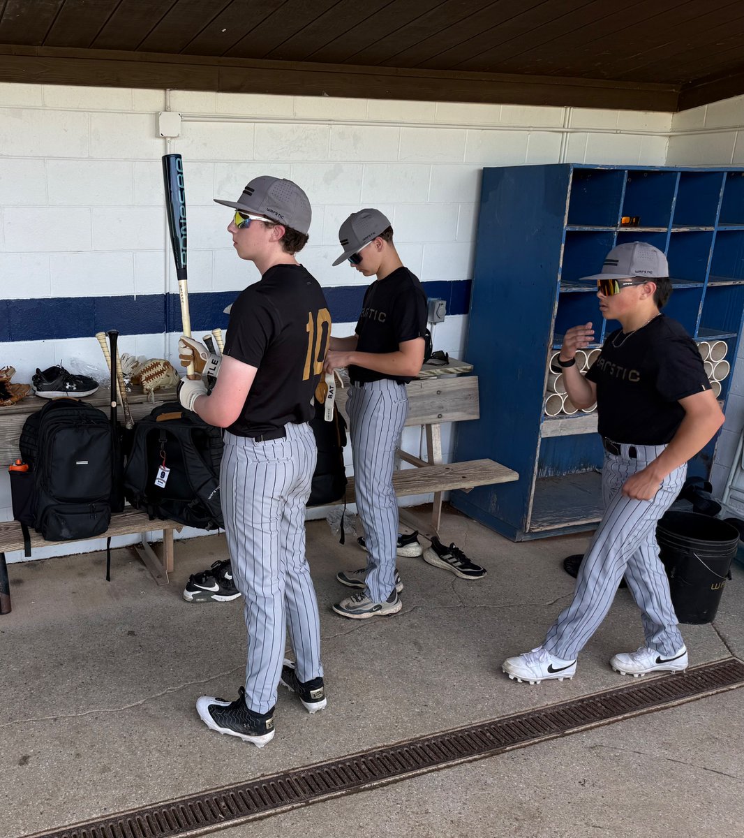 Teamwarsticoh's tweet photo. @Teamwarsticoh with the 13-3 victory this afternoon.

Meeker 2 IP, 1 ER, 3 K’s
@TristanKreissl 2 IP, 0 R, 5 K’s
@ASheehy1018 2 IP, 0 R, 2 K’s

Gentile 1-4, 2 R
@ASheehy1018  2-4, R
@bmobsbl10 1-2, 2 R, 3 RBI
Meeker 2-4, R, 3 RBI
@n0t_sm1ty 1-4, RBI https://t.co/gHTiCTNPOc