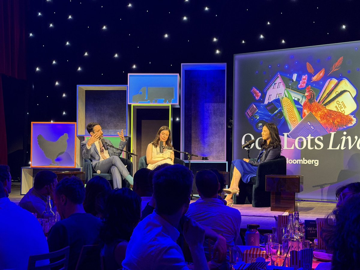 Silicon_Data's tweet photo. Interview of @carmenli CEO of @Silicon_Data and @computeexchange at Odd Lots Live with @tracyalloway and @TheStalwart. 🚀🔥 https://t.co/pb0pmHi72M