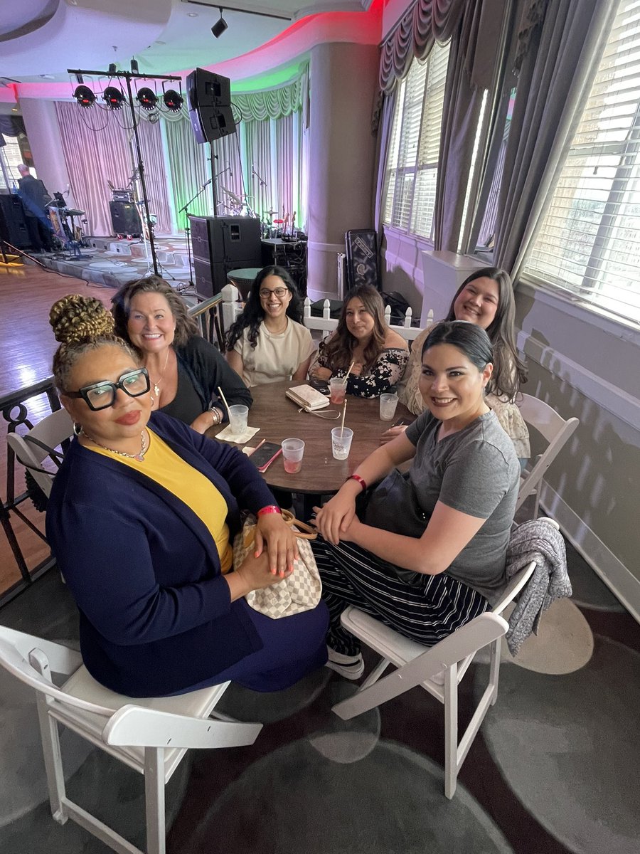Q1075's tweet photo. The @PeabodyMemphis is the place to be tonight! 🥂✨ the music is loud, and the ladies came to absolutely slay.Tag your squad and get up here! 💃👠#PeabodyRooftop #MemphisNights #LadiesNight #RooftopParties #Choose901 #MemphisInMay https://t.co/tvKI3NzvZ6