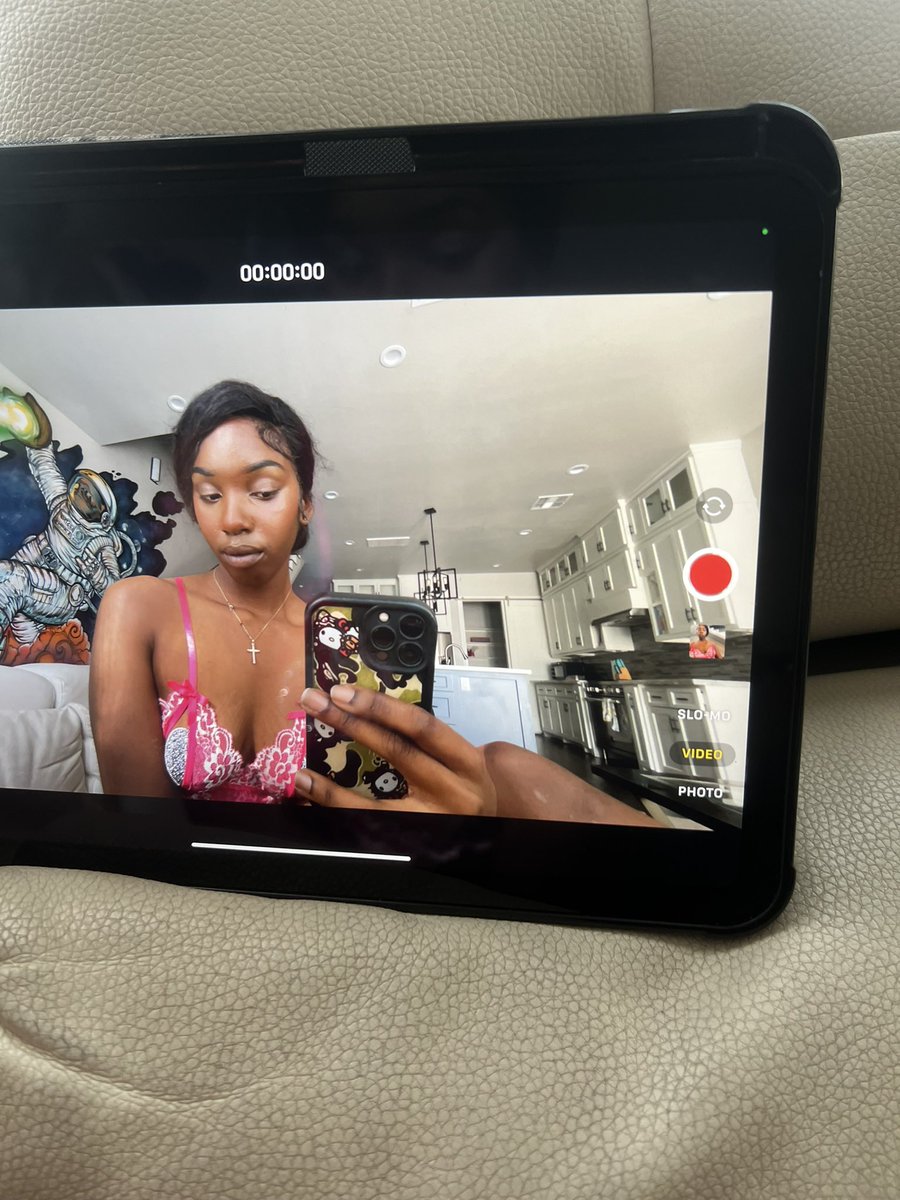 Lotusluvss's tweet photo. New videos TODAY: https://t.co/WjX2grHOO8 💋 https://t.co/fJvGQQxxUN