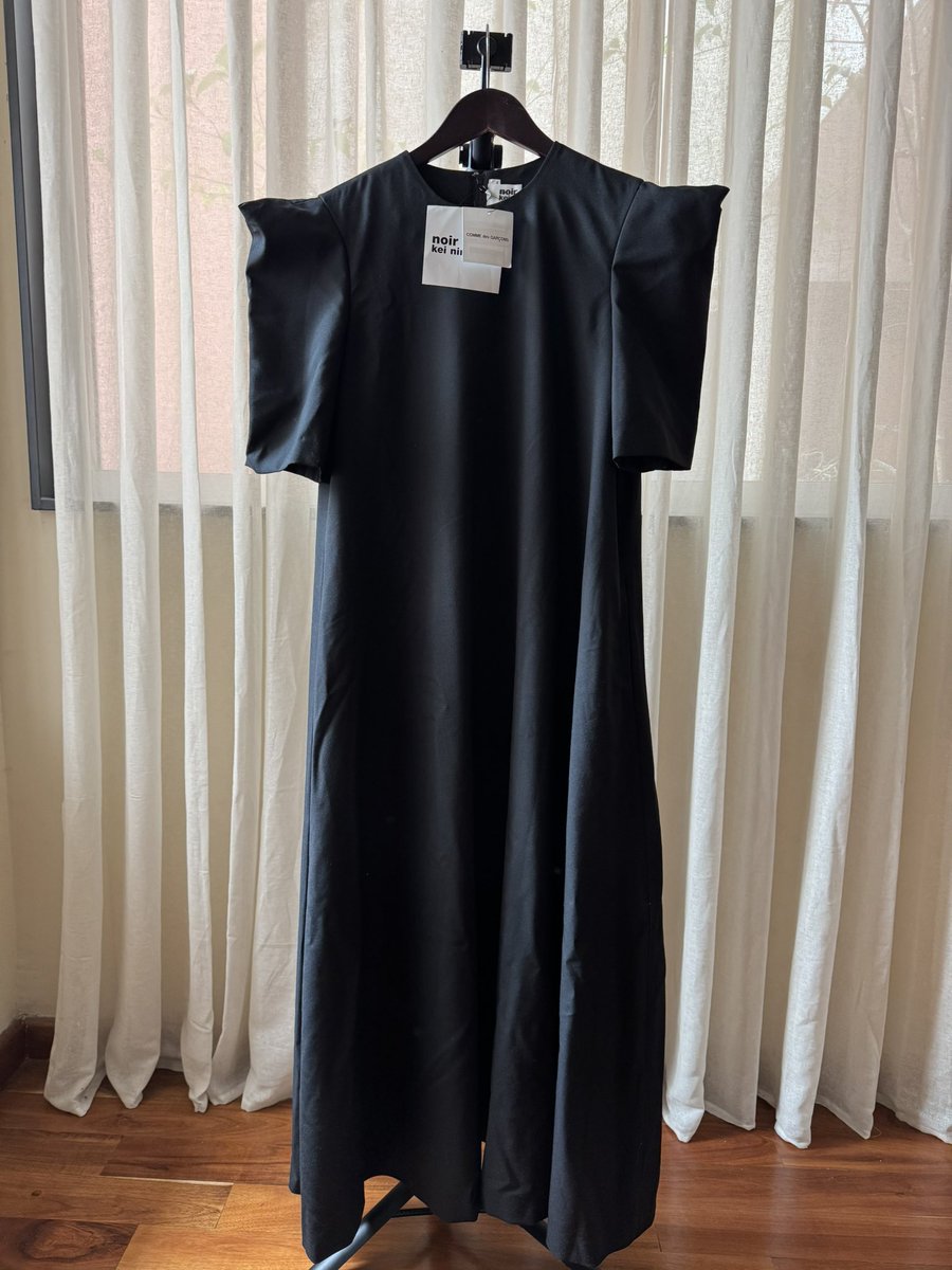 dramaticoeterno's tweet photo. Creen que haya alguien en CDMX que quiera este Noir Kei Ninomiya talla L nuevo con etiquetas a mitad del precio de la etiqueta? Dónde están los Comme des Garcons de esta ciudad? https://t.co/MvtiVwOxTF