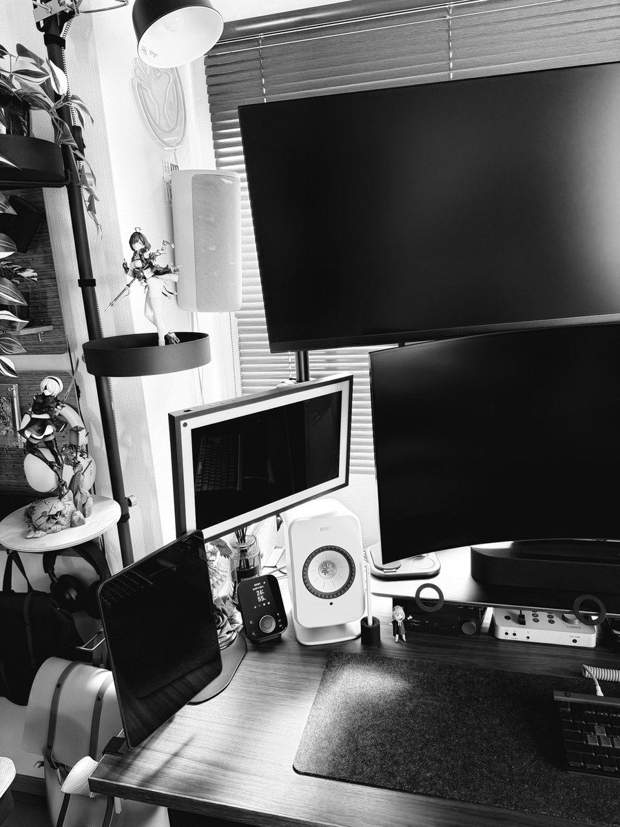 takashi_AVC's tweet photo. ゲーミングノートで出掛けるなら、
携帯機のお供はSwitch2💻
#desksetup #ROGFLOW
#Switch2 #iPadMini https://t.co/qf4NAaKPeK