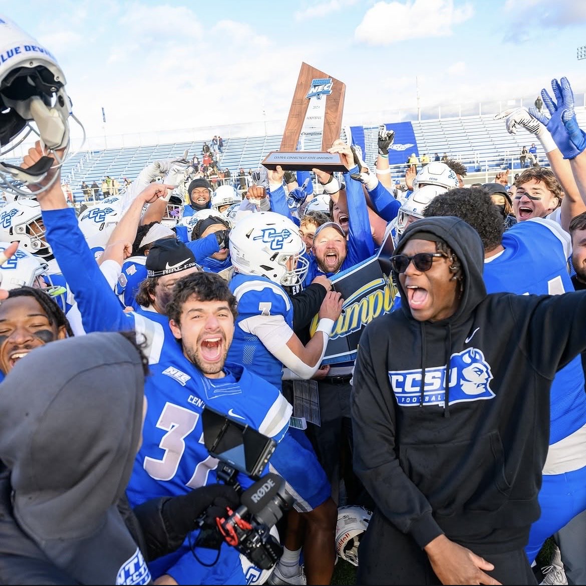 therealJP0's tweet photo. #agtg Im blessed to receive an offer from Central Connecticut State! https://t.co/jhyei1n6L6