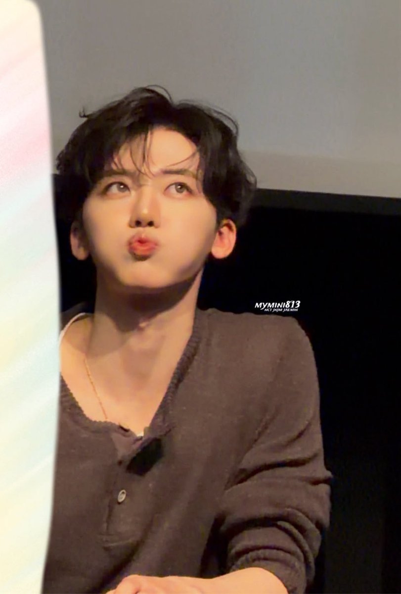 luvmy0813's tweet photo. 팬 볼때 눈 저렇게 초롱초롱한거 언제 안좋아하지 https://t.co/QW1dWfcfvR