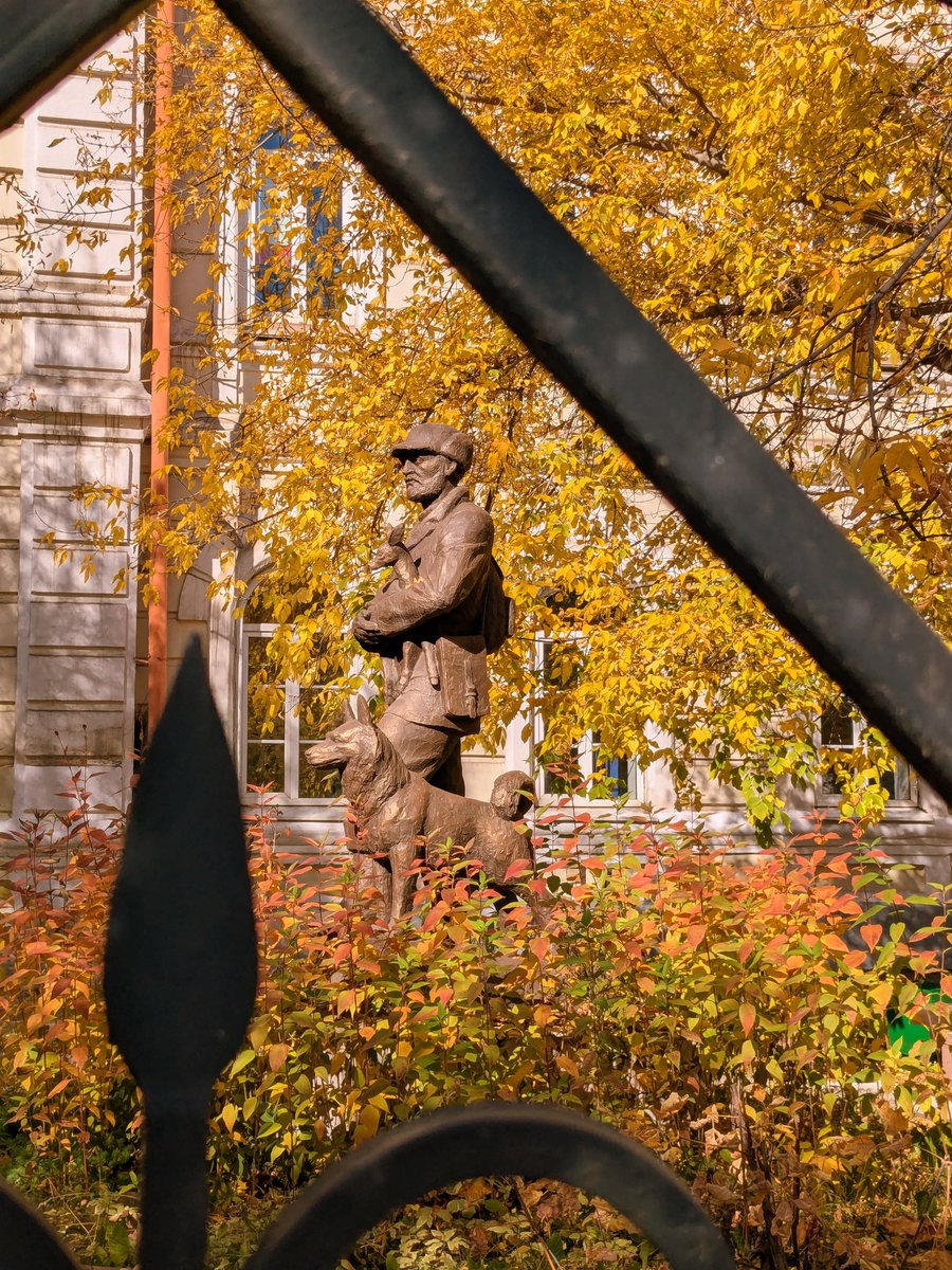 DeeDrie89's tweet photo. @enzio8843 Been there in October, a charming old town, very sunny as most areas around Baikal https://t.co/Hsx1oyu2xQ