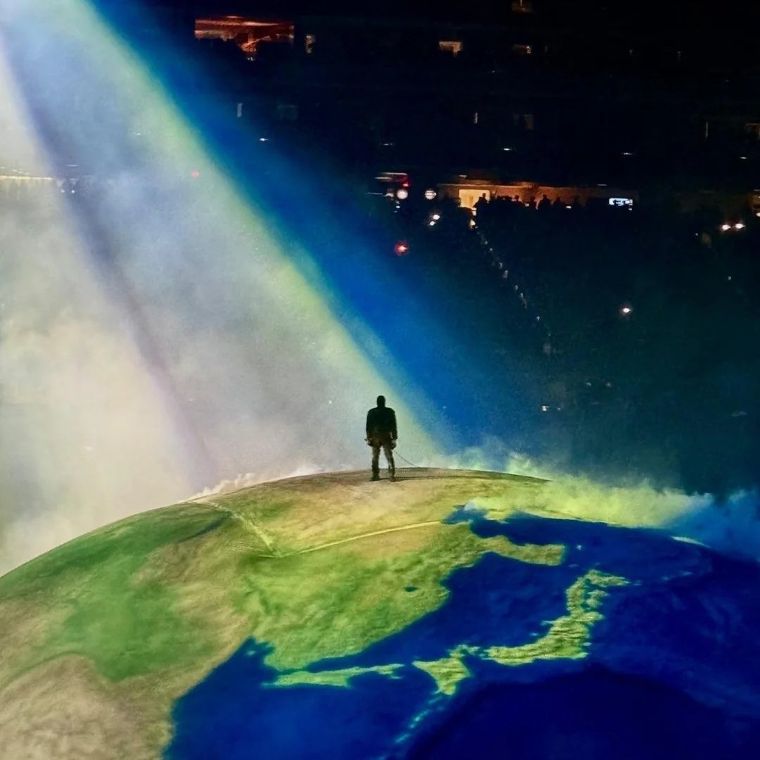 ATP_RAP's tweet photo. Ye's show in Turkey is set to be the biggest ticketed stadium event of all time selling a total of 120k tickets 👀 https://t.co/hxg6zk7jIf