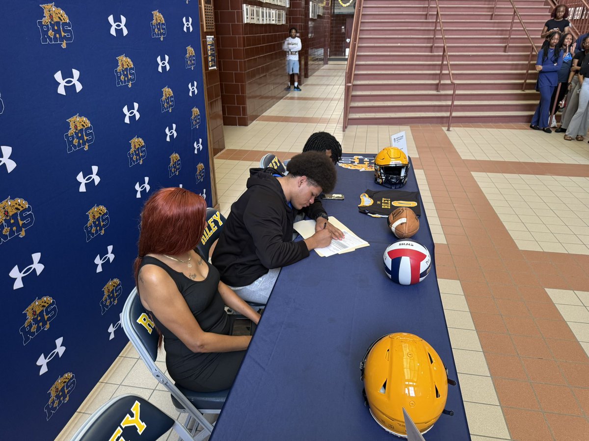 SBRileyhigh's tweet photo. Congratulations to @SBRileyhigh Football &amp; Volleyball standout, Aaron Burton, on signing his letter of intent to continue his academic and athletic career at North Park University for both Football &amp; Volleyball on 5.26.26! #GoWildcats https://t.co/t0ISw8s9f5