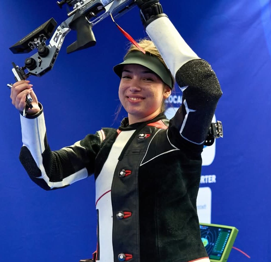 CapapieSports's tweet photo. Congratulations to Andjela Stevanovic ๐ท๐ธ on winning Gold with #Capapie in Womenโs 10m Air Rifle at the ISSF World Cup in Munich, Germany. A remarkable display of focus, composure, and determination at the highest level of competition! ๐ช #ShootWithCapapie https://t.co/TtMtn7CxGO