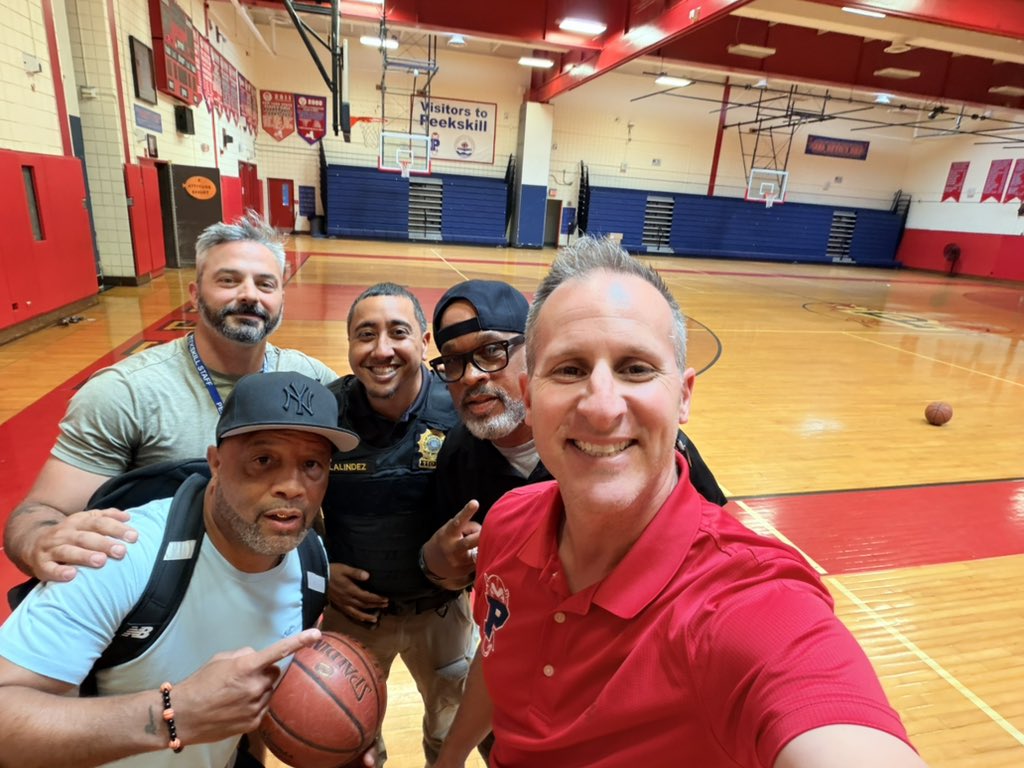 AD_Goldberg's tweet photo. One last game in our @PeekskillDevils HS gym! AD/Merriweather>@coachsearight /Lalindez! Looking forward to seeing opening night of our new gym in late Fall /early winter of 2026! https://t.co/dysgIswOYU