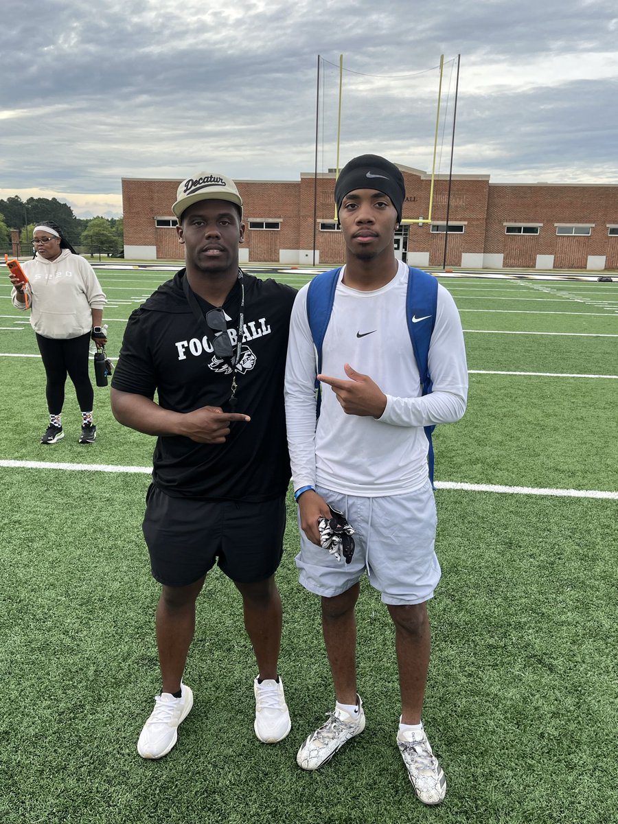 cbrown1k's tweet photo. Had a good day today at @eccc_football thank you @Coach__Pratt @phuddleston_ph for welcoming me https://t.co/BydJ1pqSex