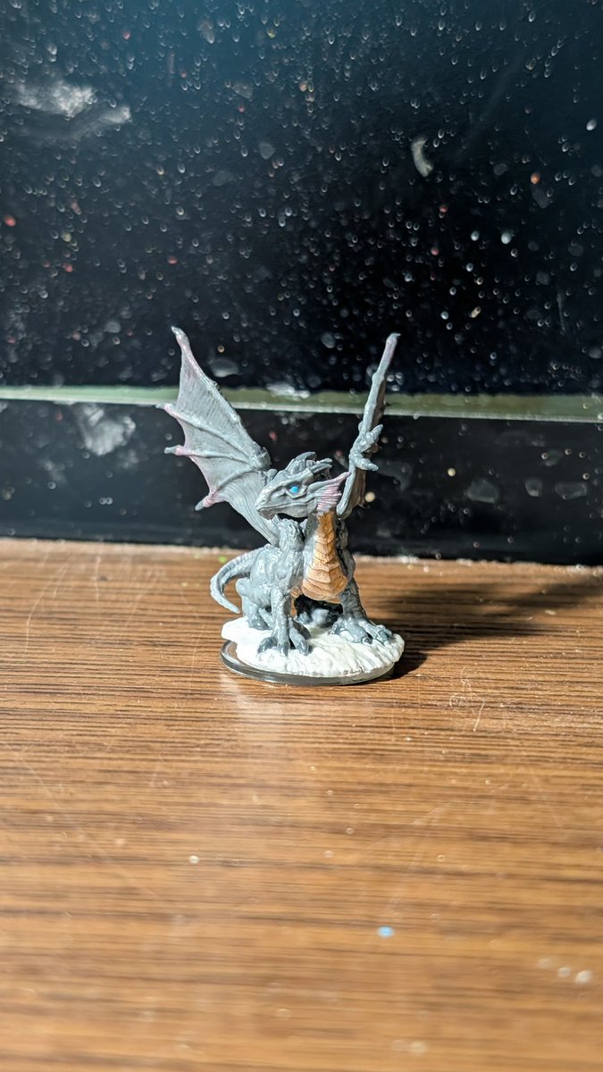 iankbenoit's tweet photo. Really happy with how this Silver Dragon Wyrmling turned out, alone with their Halfling companion.

https://t.co/5v5nZc3VxR https://t.co/j1iRZpXWjs