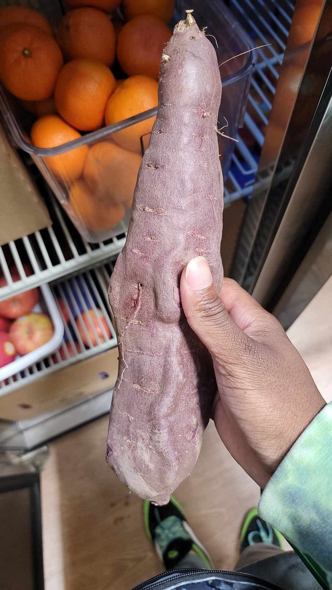alienXboiii's tweet photo. @90smiau This reminds me of some of the purple sweet potatoes I've seen at work 😆 https://t.co/85foZwI7Bz