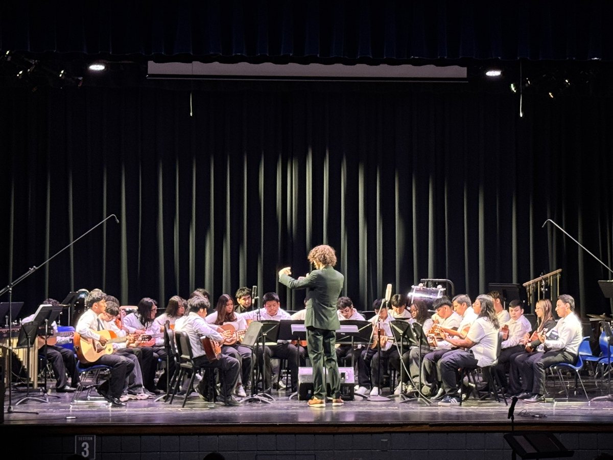 PeekskillCSD's tweet photo. A beautiful evening of music with our Peekskill High School musicians! https://t.co/hmHTjJLv4u