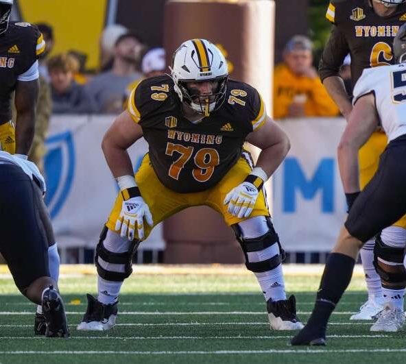 MalachiiColeman's tweet photo. After an amazing conversation I am blessed to have receive an offer from The University Of Wyoming Thank you to @CoachTripodi and the coaching staff for this opportunity #GoPokes 🐴🤠🟡🟤 https://t.co/qiJeMW9TeH