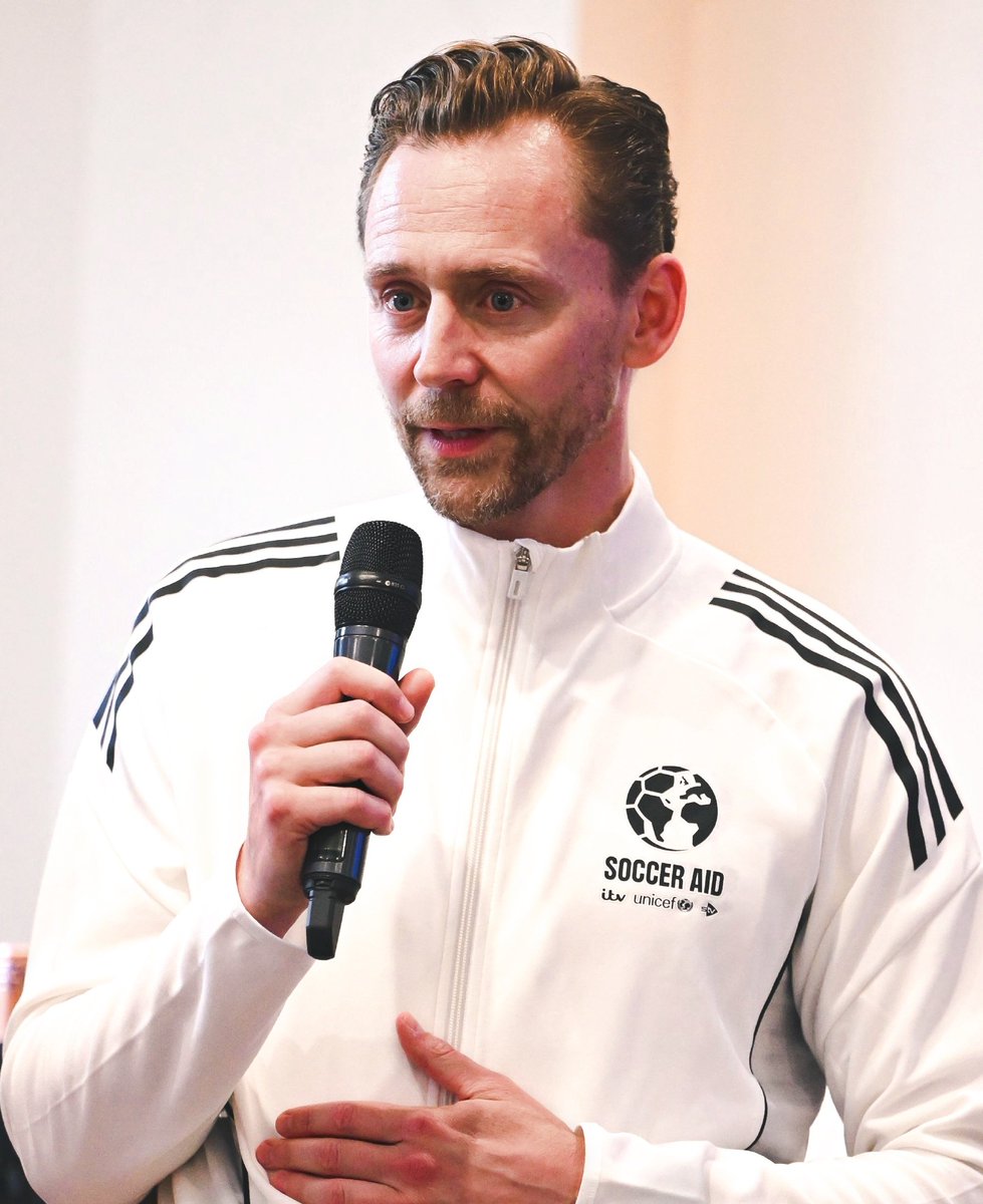 bestoftwh's tweet photo. 📷| So beautiful: Tom Hiddleston for Soccer Aid. https://t.co/UQM9cARsfA