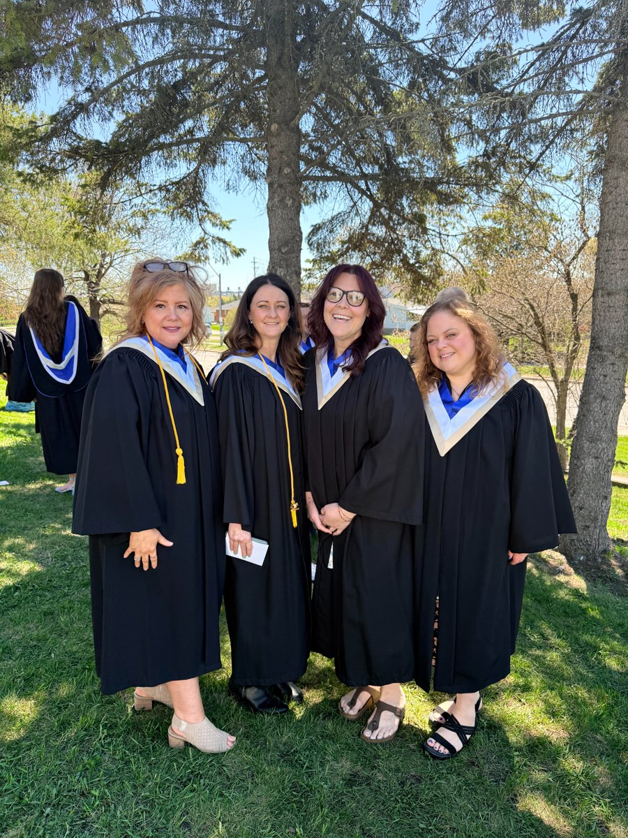 LakeheadTechEd's tweet photo. 🎓 Celebrating the Thunder Bay Tech Ed @mylakehead Class of 2026!

Congratulations on reaching this milestone. Your passion for your trades, technologies, and students will help inspire the next generation of skilled learners. https://t.co/IVZ5TdhAoW