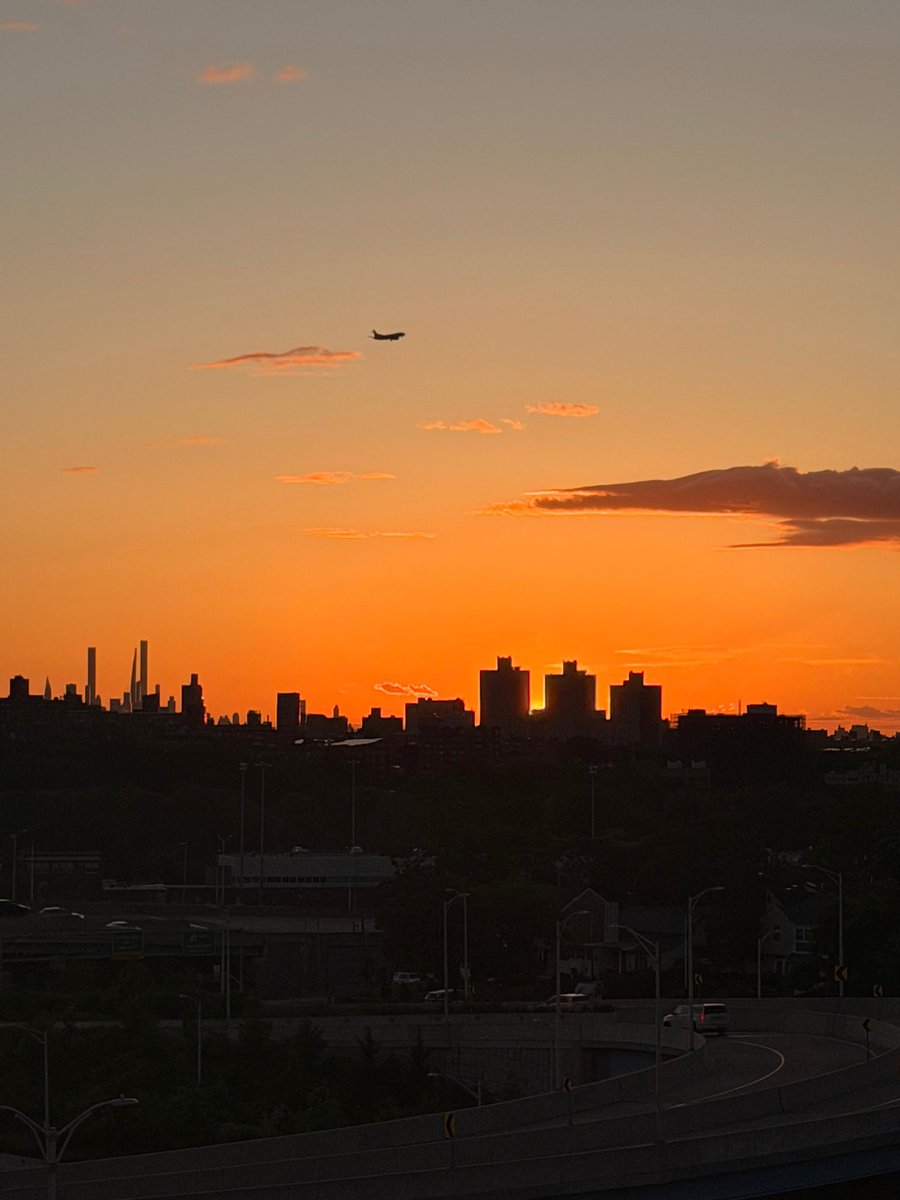 MiskellahMD's tweet photo. Take me home, where the sun never sets. https://t.co/zodRnJ16P8