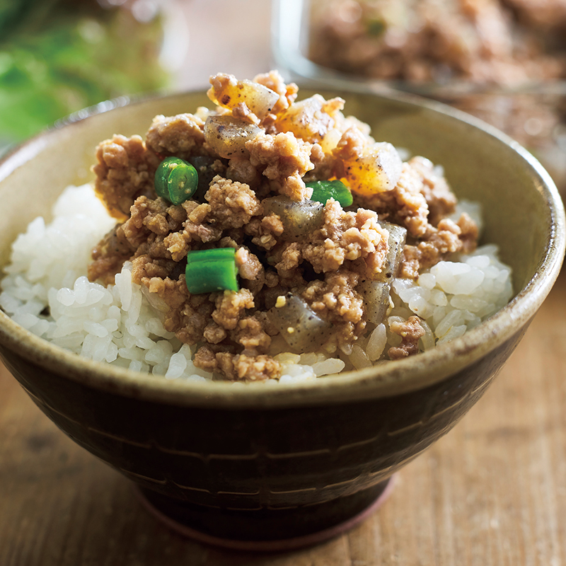 pal_system's tweet photo. 今日は #こんにゃくの日！
メイン料理にも、“かさまし”にも大活躍の食材で、
今晩作りたくなる絶品レシピをまとめました！

【おつまみに】かみなりこんにゃく
https://t.co/ZqGBPVTFp4
【ごはんのお供に】こんにゃく肉みそ
https://t.co/AzG42UDJaC
【新発見】ピーマンのペペロンチーノ風
https://t.co/lO9a1GtVa1
【もう一品に】まいたけとこんにゃくの甘辛煮
https://t.co/VY1TLN1V3u

ぜひお試しください！

#だいどこログ