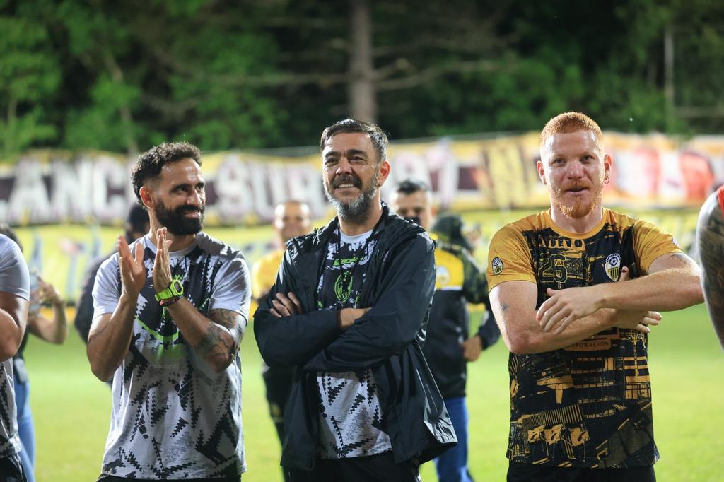 DvoTachira's tweet photo. 😁 Si el profe está feliz, todos los estamos 😁

#VamosTáchira 💛🖤 https://t.co/5300PHRNZj