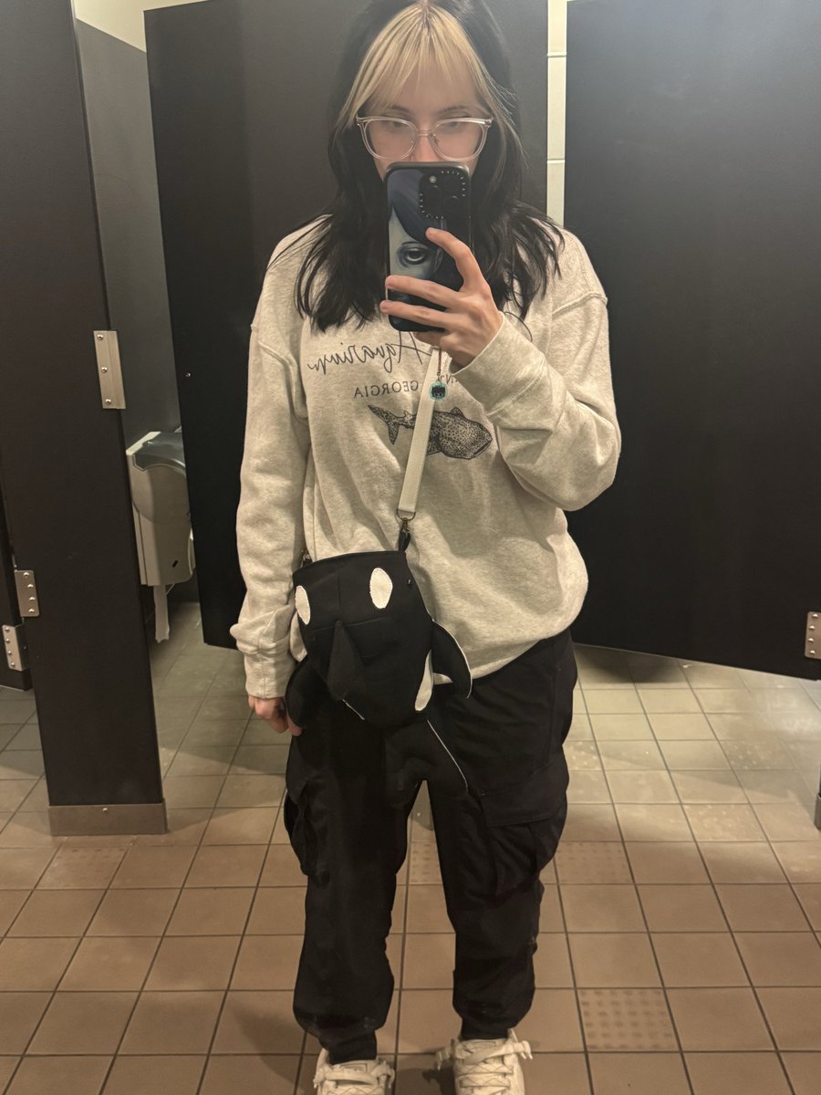 aspenisoffline's tweet photo. im seeing the backrooms. wish me luck https://t.co/Ls1Q3BRChh