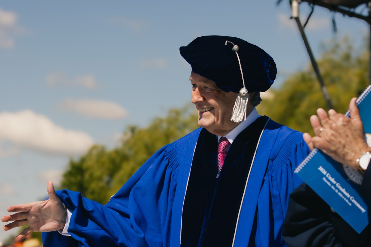 EdMarkey's tweet photo. Congratulations, @UMassBoston graduates. 

You are the future. https://t.co/GUla1HsQbf