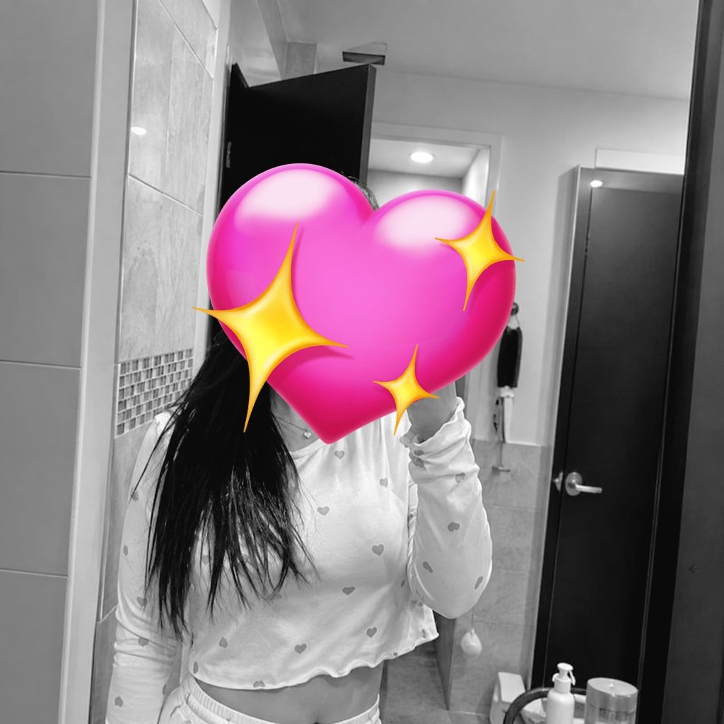 AshliLinda21's tweet photo. Este seguidor PADRE 🔥, nos comparte que su hija se la pone bien dura, dice que la ha tocado un poco cuando se queda dormida en la sala... 
Que rico 😍🤭 https://t.co/RANJI1yLwt