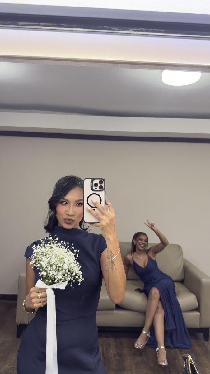 Greth239's tweet photo. 👰‍♀️👰‍♀️ https://t.co/A5aSbiJ2A3