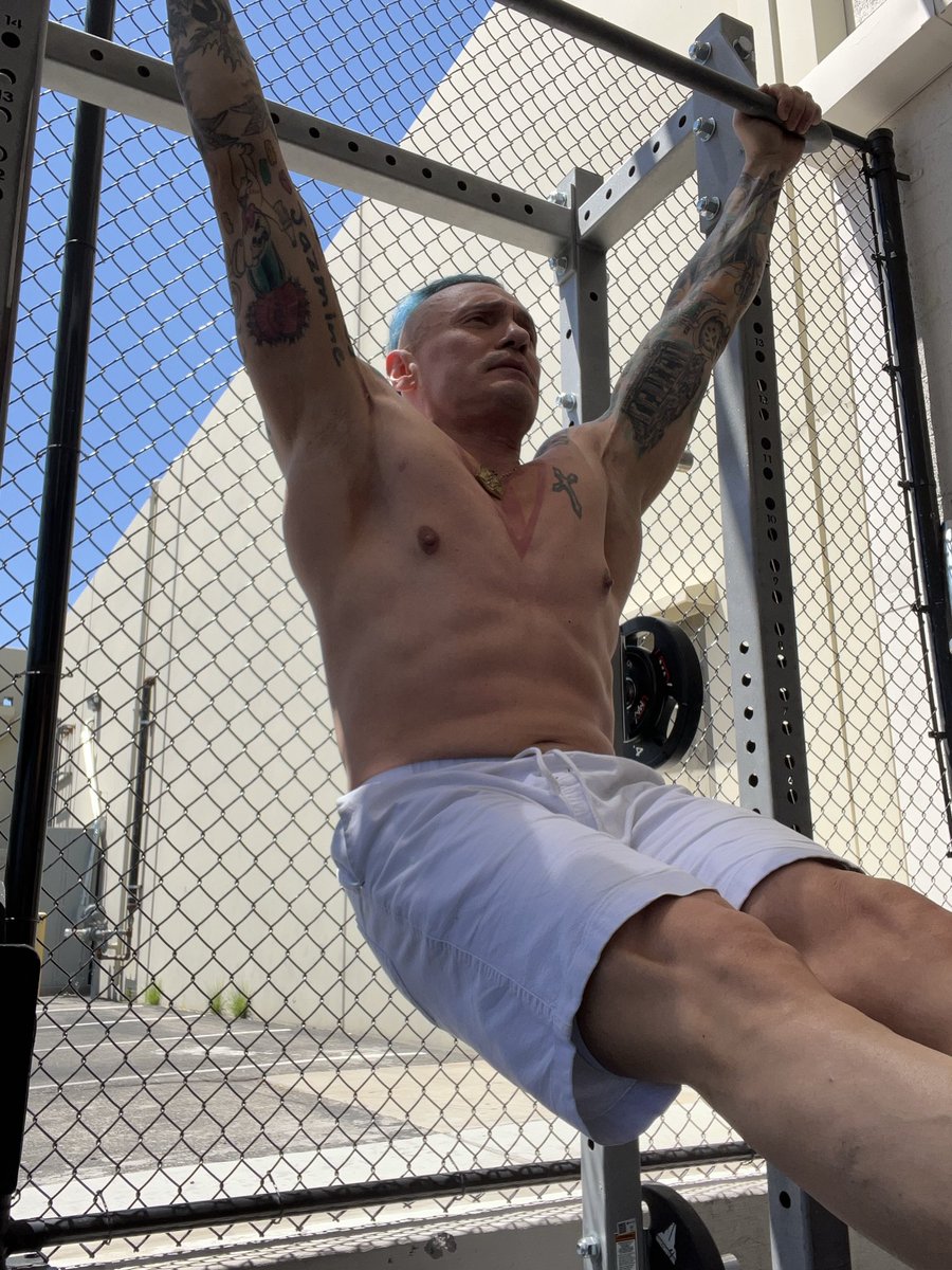InkedCelebrity's tweet photo. #blessed #dedication #fitdad #dogdad #girldad #workout #love #Latin #abs #fit #veteran #WWE #JAMM #goals #gains #fitness #bodybuilding #cute #beautiful #hot #tattoo #BlueHairDontCare #selflove #selfcare #motivation #JasonAmadeoMadridMartinez #me #music #VamosArgentina #gym 🙏🏼💪🏼🔥 https://t.co/kV1tgvYiCB