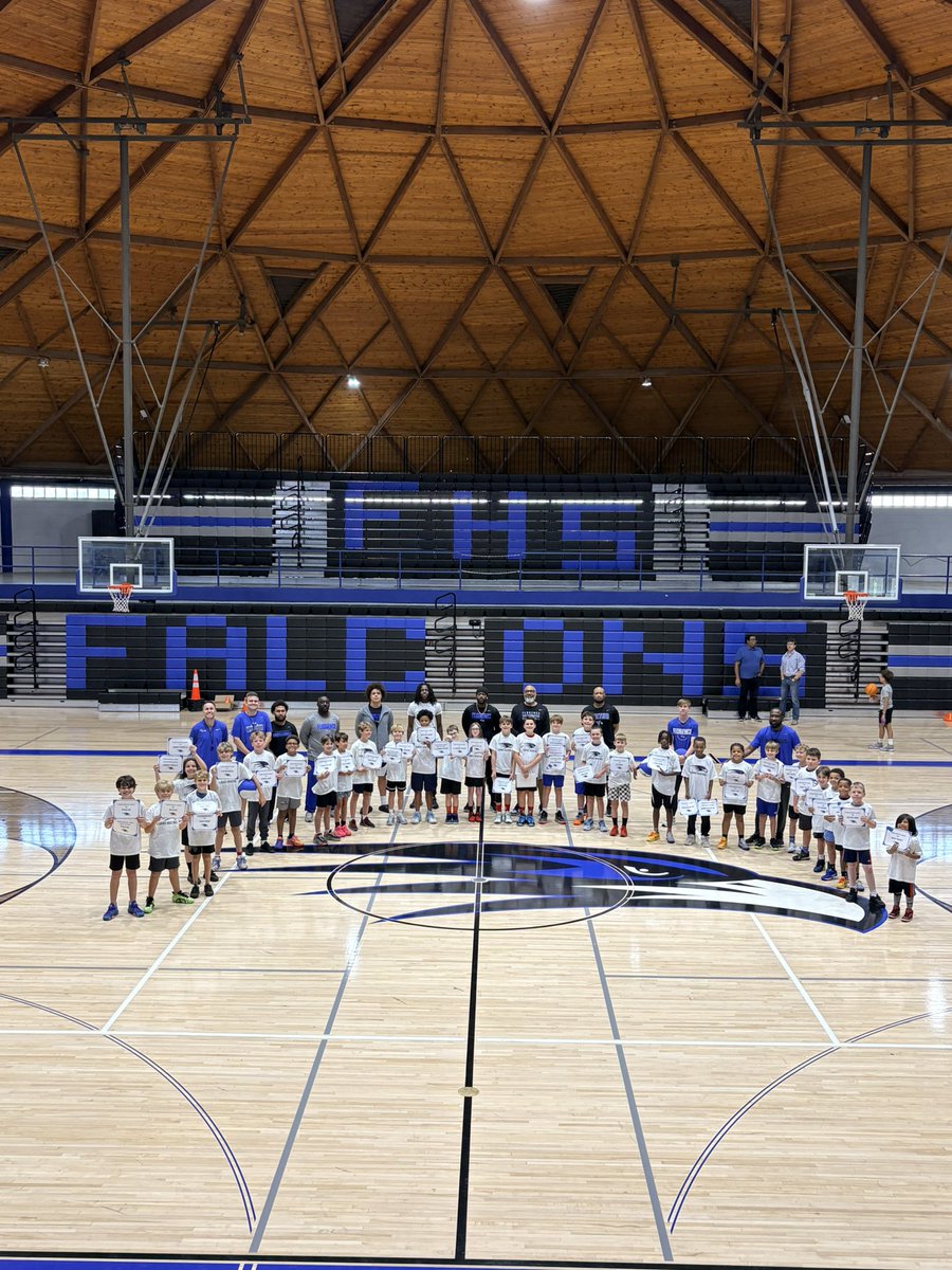 FHSFalconsMBB's tweet photo. Day #3️⃣ of Florence Basketball Academy is complete! 

A GREAT week of Basketball in Florence with these future FALCONS! 

Be on the lookout for Session 2!

#GoFalcons | #OneFlorence https://t.co/7VvkYINEt2