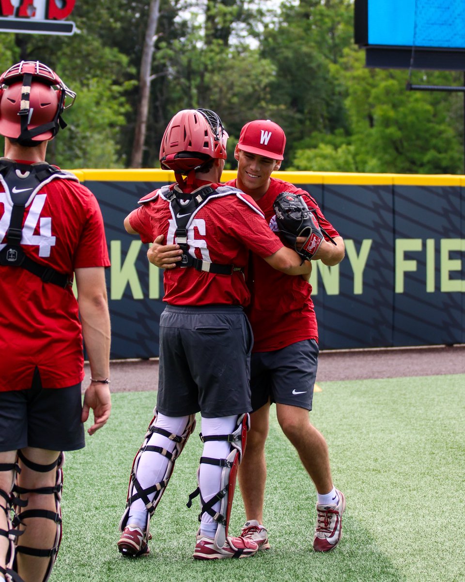 wsucougarbsb's tweet photo. Hello Eugene!
#GoCougs | #MadeOfCrimson https://t.co/t4ttSaoplR