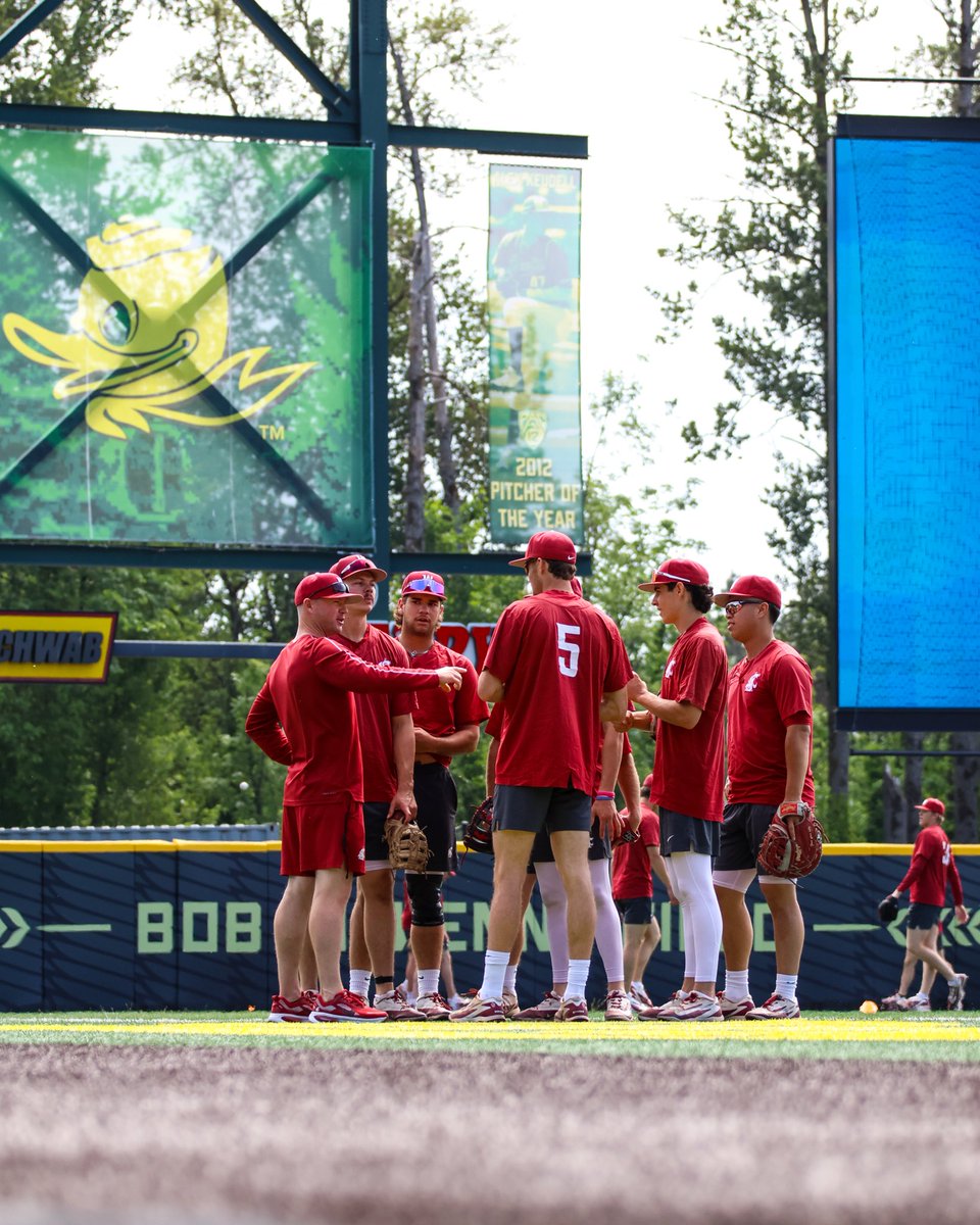 wsucougarbsb's tweet photo. Hello Eugene!
#GoCougs | #MadeOfCrimson https://t.co/t4ttSaoplR