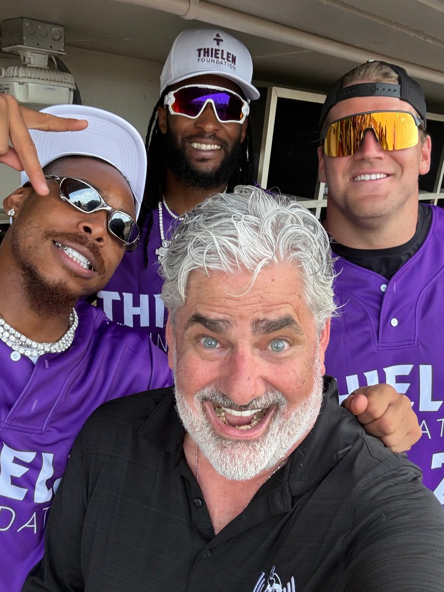 PAOnTheMic's tweet photo. Great night in St. Paul for the @thielenfound charity softball game. Offense v. Defense. Great catching up with the gang. The Gink won the HR hitting contest. Thank u @unrl https://t.co/rOobgutxoG
