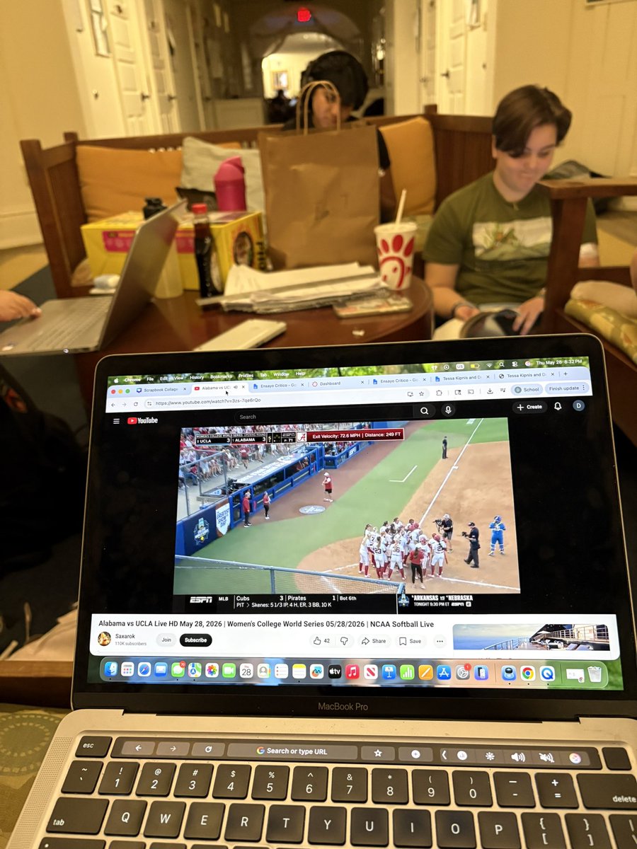 DelSanchez2027's tweet photo. #studybreak https://t.co/C3aso3Vjc3