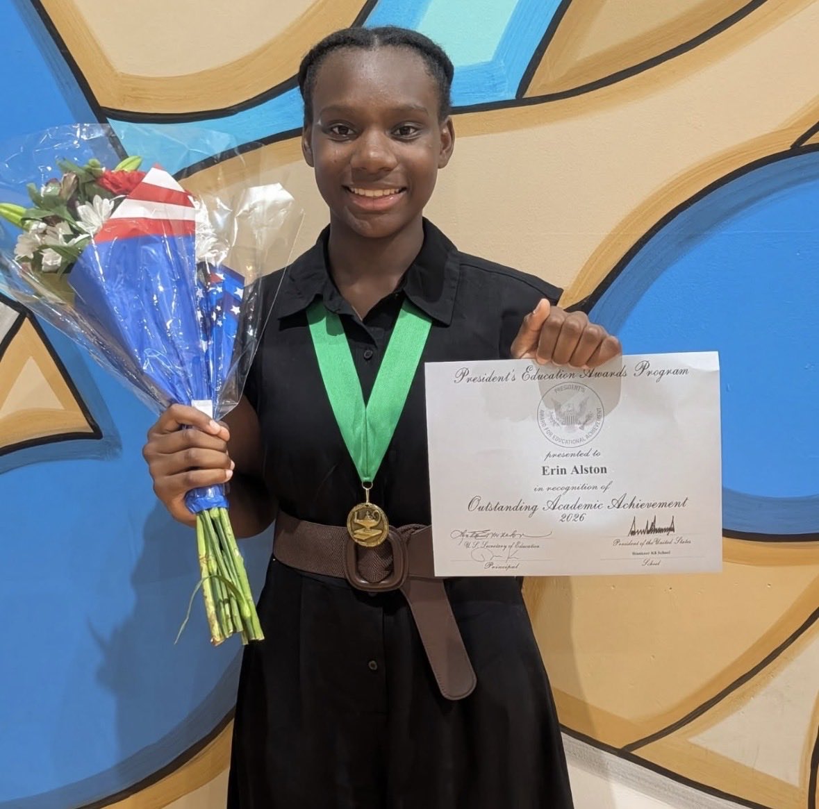 easoftball31's tweet photo. Finished 8th grade strong and earned the Presidential Award for Academic Excellence. Grateful for my parents and every teacher, coach, and person who poured into me. High school here I come! #PresidentialAward #ClassOf2030 #NextChapter @flpgfmedia @softballhype @ExtraInningSB @CoastRecruits @BravesATL2 #hardwork @StudentAthlete