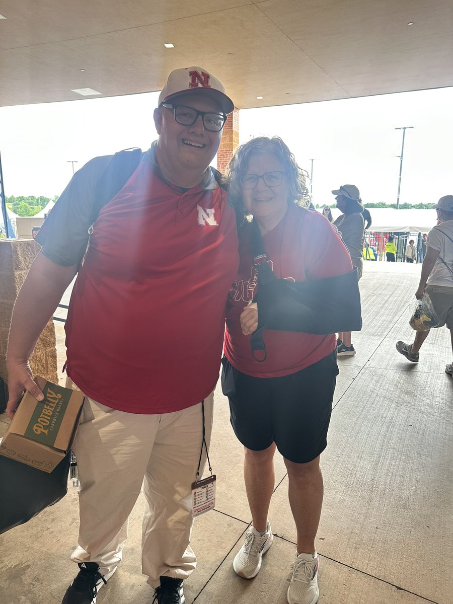 DebBulin's tweet photo. Another check off of my bucket list - picture with @RohrOfTheCrowd while in OKC to watch @HuskerSoftball ! #GBR 🥎❤️🥎❤️ https://t.co/ApNZZOCBD6