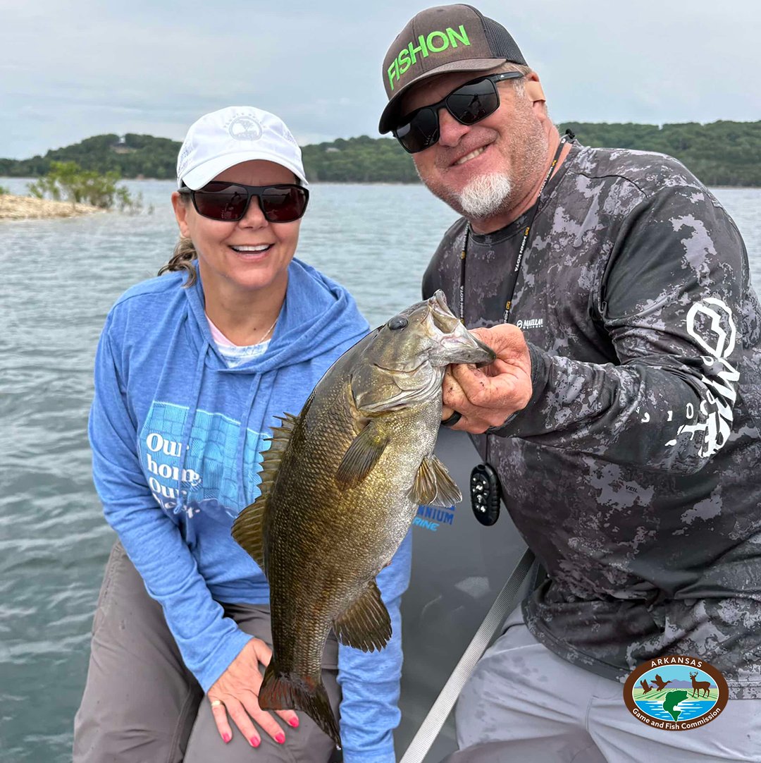 ARGameandFish's tweet photo. Arkansas Wildlife Weekly Fishing Report
May 28, 2026
🎣 https://t.co/2jyT1fFT8y
Kelly Robertson from Topeka, Kansas, was visiting Beaver Lake this week when she caught this very nice smallmouth bass while fishing with guide Jon Conklin of FishOn Guides NWA. https://t.co/sbGecmGcNQ