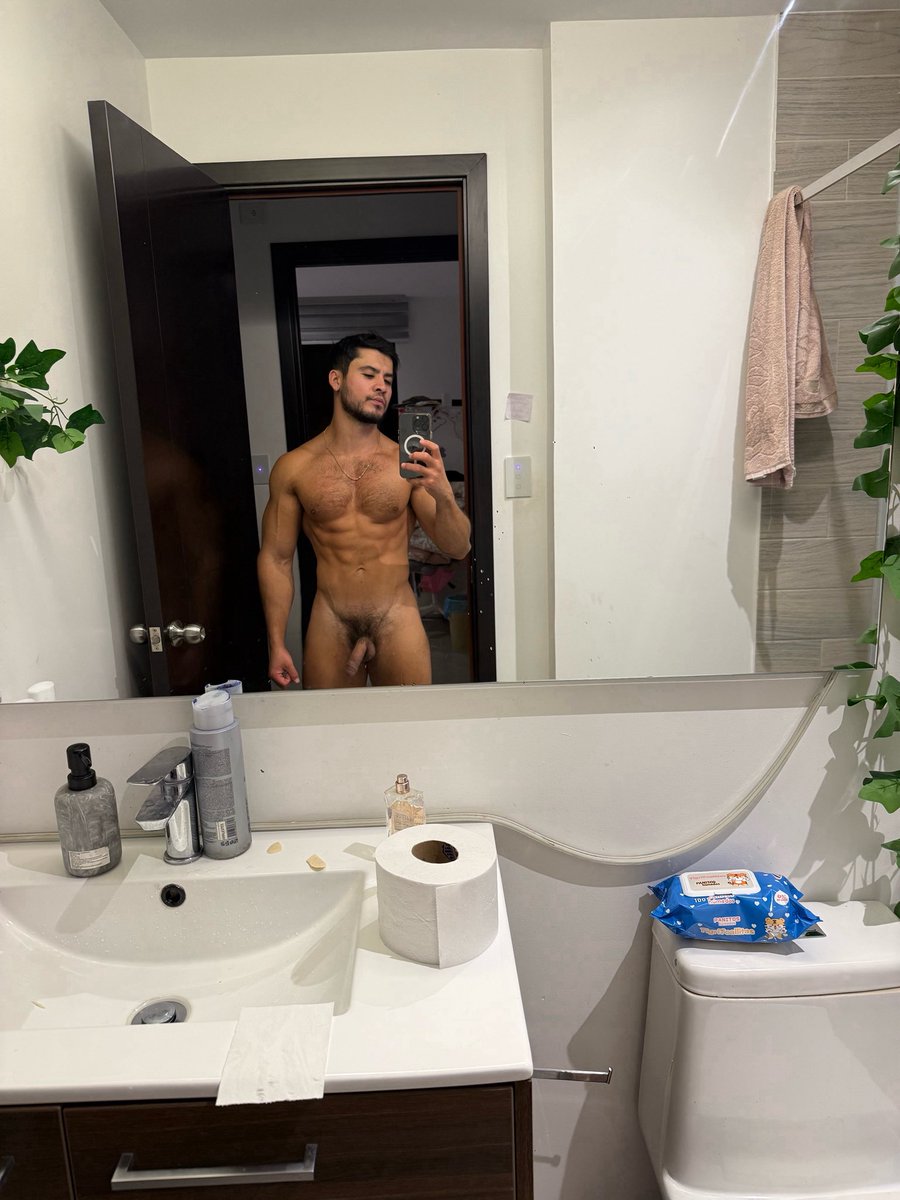 mariorfit's tweet photo. Pon aquí la foto más linda de tu culo que tengas, el culo más bonito con más rt y likes le doy un pase a mi of o a mi Telegram. 😈😈😈😈😈😈😈😈 https://t.co/5zSZfwWi84