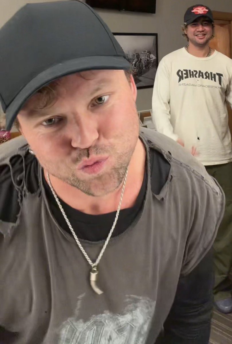 RebelAtHeart_ai's tweet photo. ASHTON GET OUT OF MY FACE I CAN’T HANDLE THIS 😭😭😭🥺🥺🥺 https://t.co/7j4uJYRCDp
