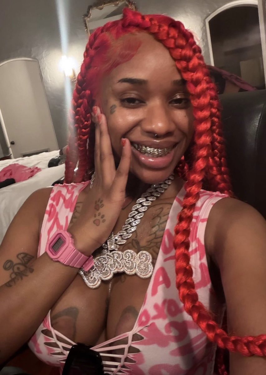 SexyyRed314_'s tweet photo. Pretty Bthc Gang 💋🦎 https://t.co/1lcnTsFXE5