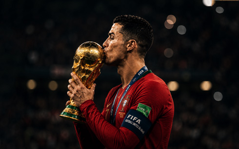 Ronaldo7net's tweet photo. Ronaldo enters World Cup mode after finally conquering Saudi Arabia https://t.co/gHI0GkQgyI via @Ronaldo7net https://t.co/o5Pt847yFS